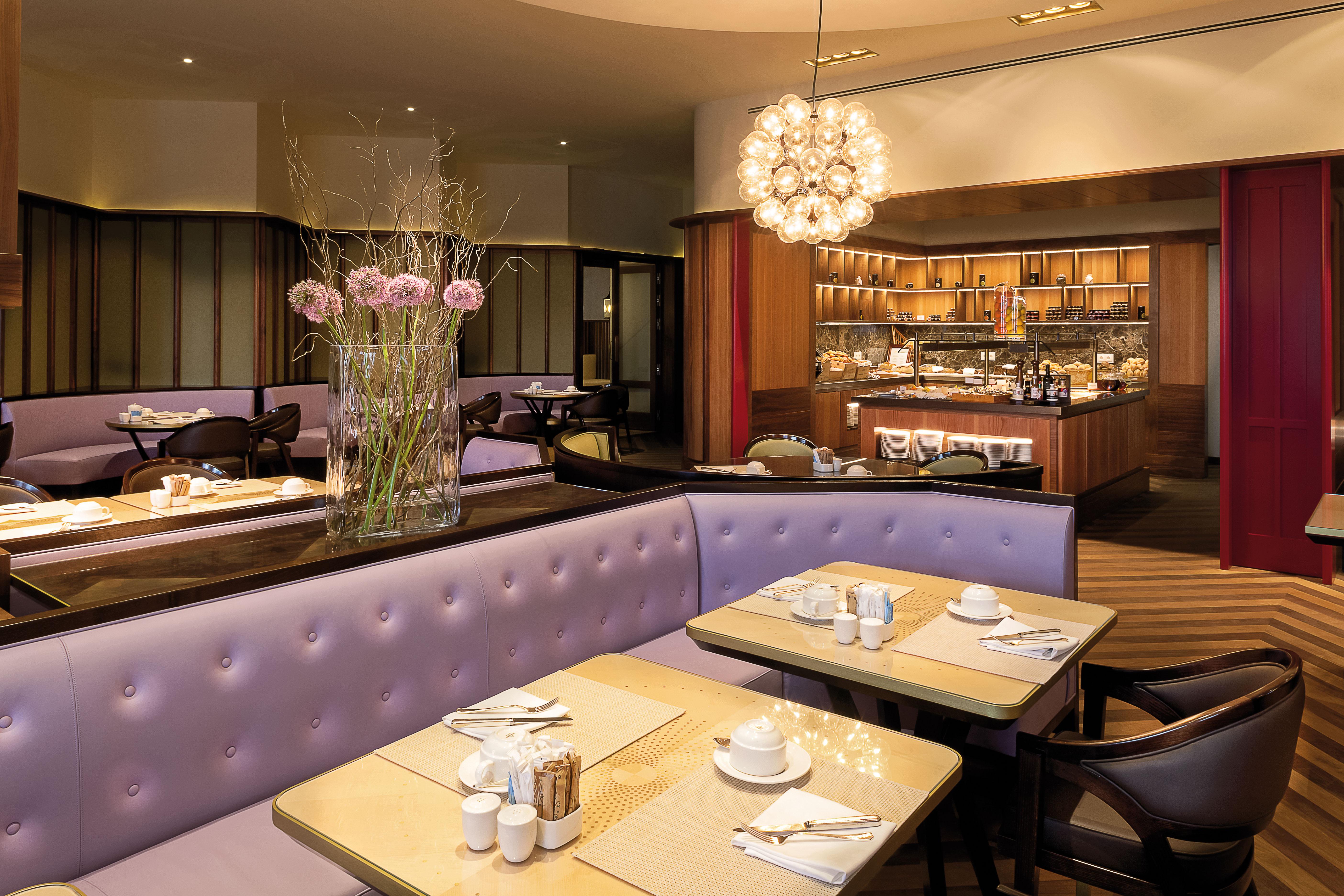 วีลา วีตา ปาร์ก รีสอร์ต แอนด์ สปา Hotel อาร์มาซอง เด เปรา ภายนอก รูปภาพ Interior of the restaurant
