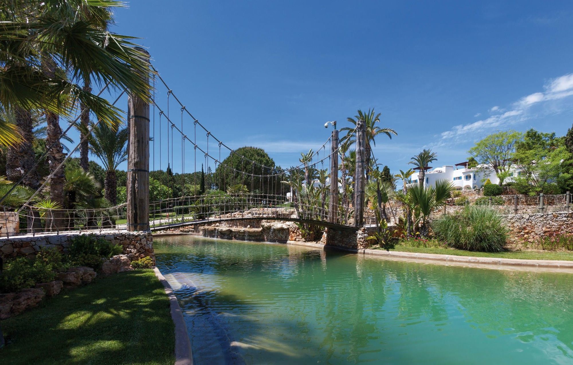 วีลา วีตา ปาร์ก รีสอร์ต แอนด์ สปา Hotel อาร์มาซอง เด เปรา ภายใน รูปภาพ The hanging bridge